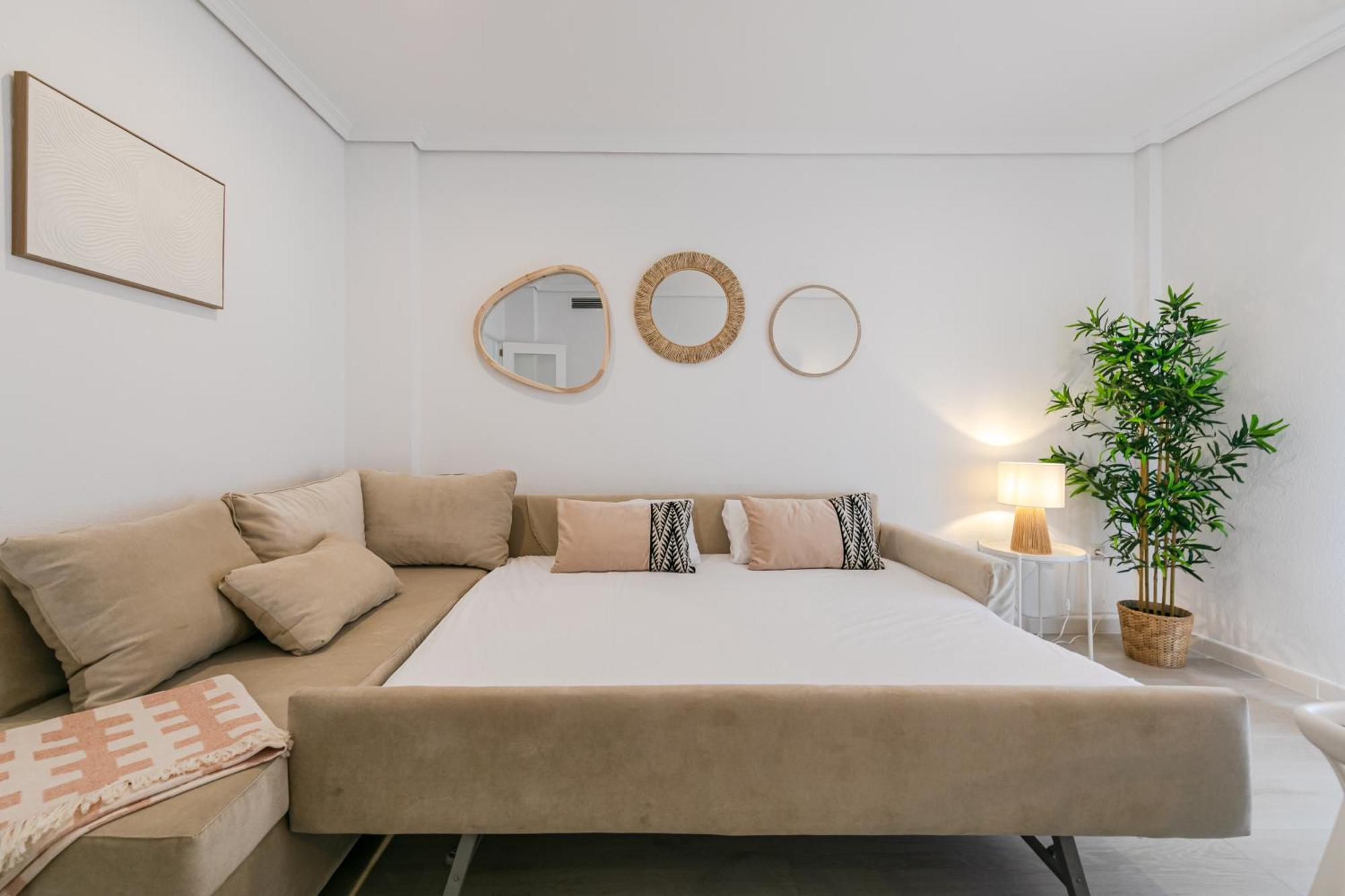 Isg Apartments Becquer Free Parking Inside The Building Севилья Экстерьер фото